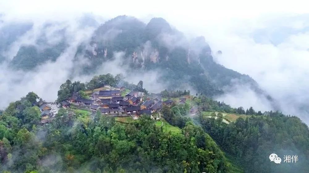 花垣縣雙龍鎮十八洞村。湖南日報記者 李健 攝